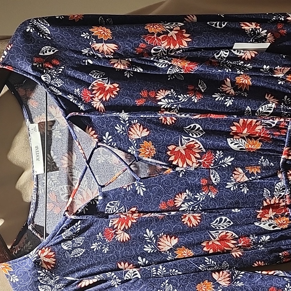 โ ๏ธ Dress - Picture 3 of 5